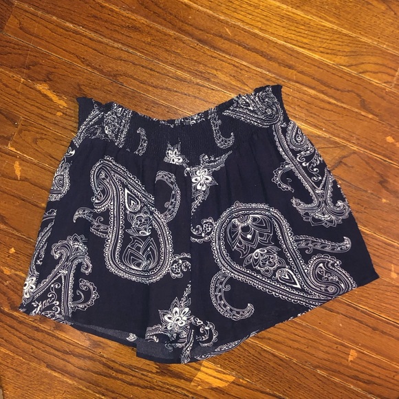 Blue/white shorts - Picture 1 of 1